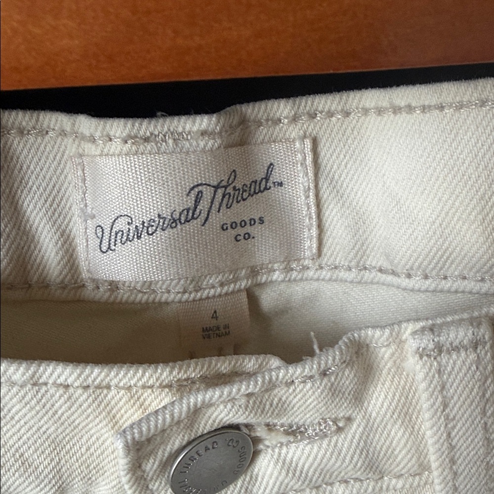 Universal Thread Cream Wide Leg Crop Jeans - Picture 2 of 8